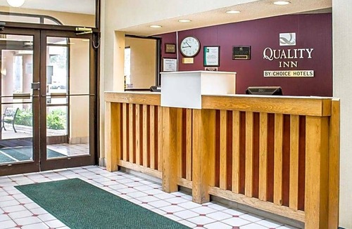 Elyria Hotel | Quality Inn