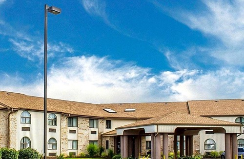 Elyria Hotel | Quality Inn