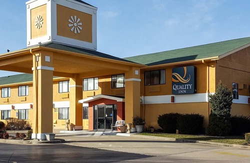 Ozark Hotel | Quality Inn