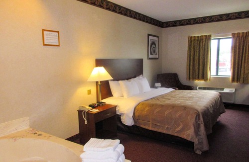 Shorewood-Tower Hills-Harbert Hotel | Quality Inn