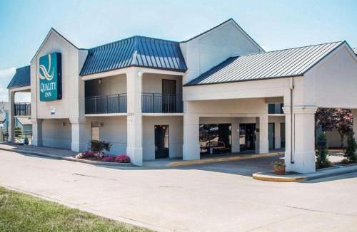 Turners Hotel | Quality Inn US65 & E Battlefield Rd Springfield