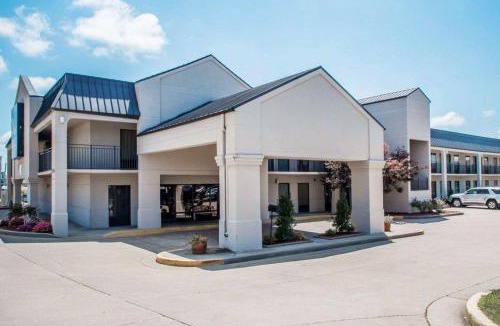 Turners Hotel | Quality Inn US65 & E Battlefield Rd Springfield