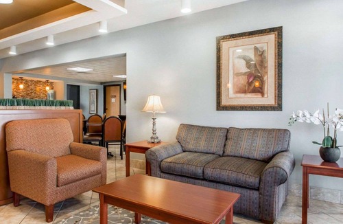 Turners Hotel | Quality Inn US65 & E. Battlefield Rd. Springfield