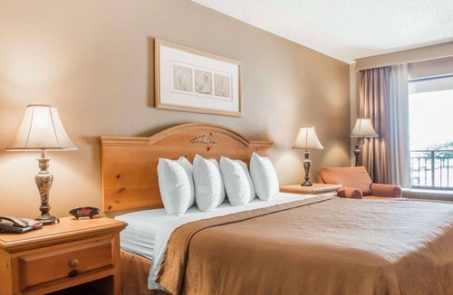 Turners Hotel | Quality Inn US65 & E. Battlefield Rd. Springfield