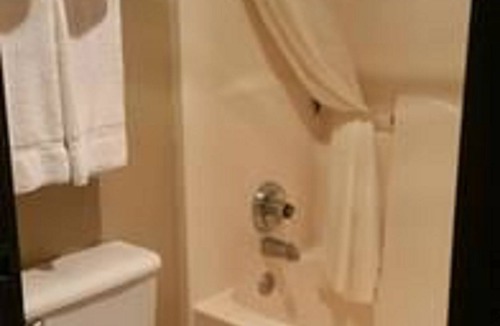 Turners Hotel | Quality Inn US65 & E. Battlefield Rd. Springfield