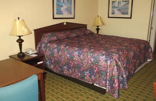 Washington Hotel | Quality Inn Washington GA