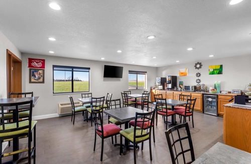 Waverly Hotel | Quality Inn Waverly