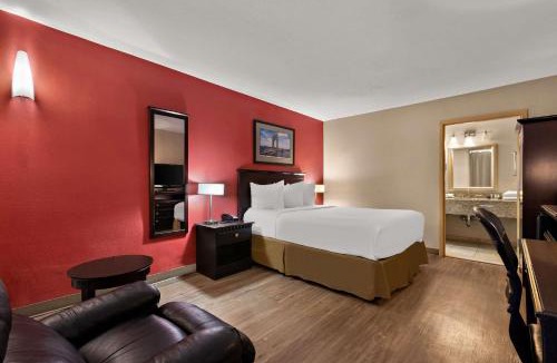 Wayne Hotel | Quality Inn Wayne - Fairfield Area