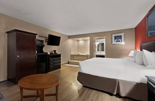 Wayne Hotel | Quality Inn Wayne - Fairfield Area