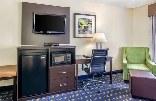Waynesboro Hotel | Quality Inn Waynesboro