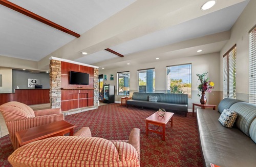 North Weeki Wachee Hotel | Quality Inn Weeki Wachee - Spring Hill