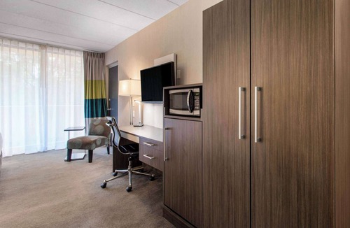 West Springfield Hotel | Quality Inn West Springfield