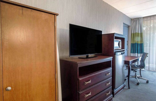 West Springfield Hotel | Quality Inn West Springfield