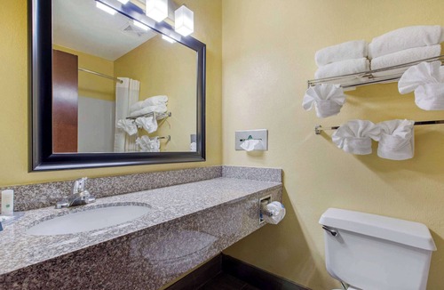 Williamston Hotel | Quality Inn Williamston