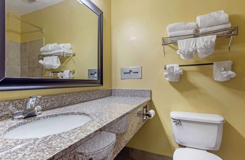 Williamston Hotel | Quality Inn Williamston