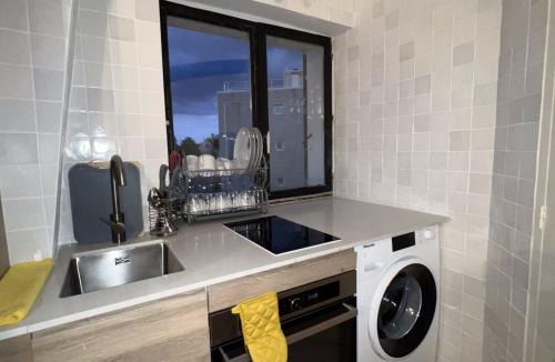Saint-Germain-en-Laye Apartment | Quality Suites - Proche Versailles Paris - Parking Gratuit