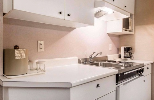 Ste Anne de Beaupre Hotel | Quality Suites