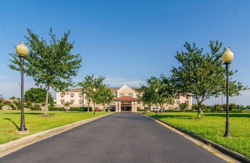 Graham Hotel | Quality Suites Graham - Burlington South