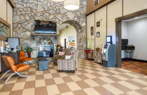 Hickory Hotel | Quality Suites Hickory South