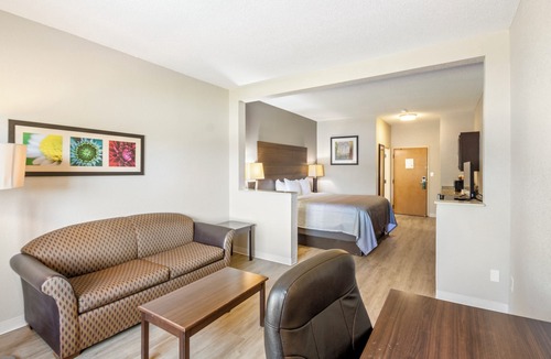 Hickory Hotel | Quality Suites Hickory South