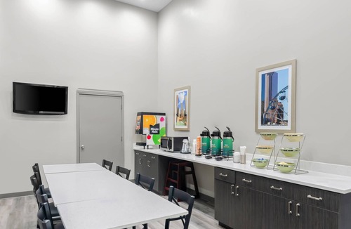 Jersey Village Hotel | Quality Suites Houston NW Cy-Fair