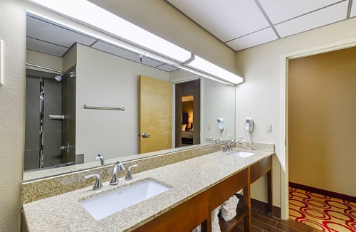 Lubbock Hotel | Quality Suites Lubbock Southwest