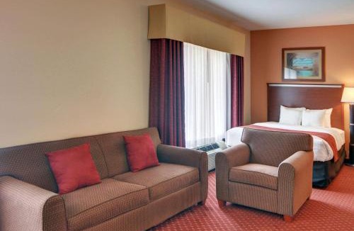 Mabank Hotel | Quality Suites Near Cedar Creek Lake