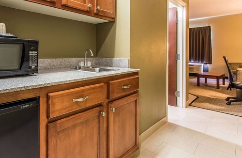 New Iberia Hotel | Quality Suites New Iberia