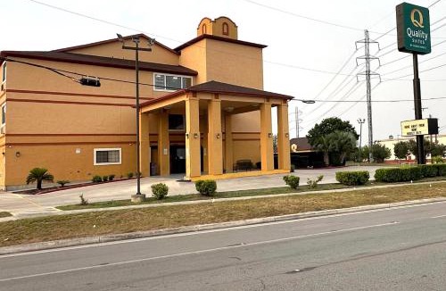 San Antonio Hotel | Quality Suites San Antonio Brooks City Base