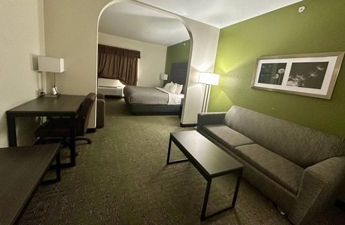 San Antonio Hotel | Quality Suites San Antonio Brooks City Base