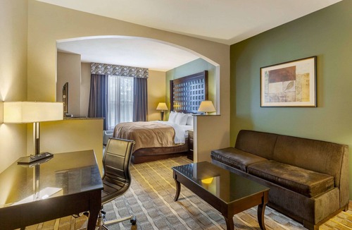 Sherman Hotel | Quality Suites Sherman