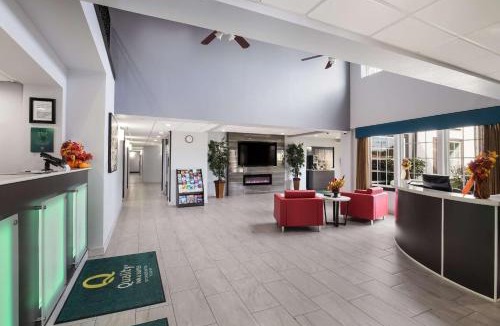 Tulsa Hotel | Quality Suites Tulsa I-44