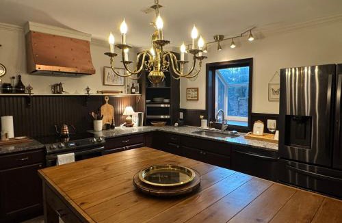 Chesterfield Villa | Qualla Park