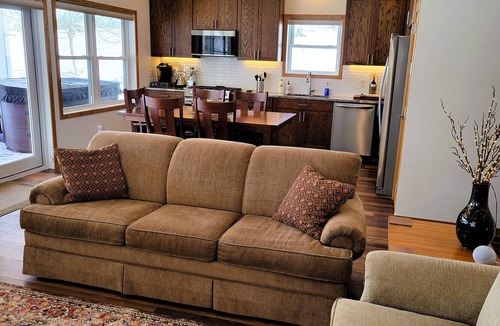 Brandon House | Quam Lake, Private Dock & Beach (near Alexandria)