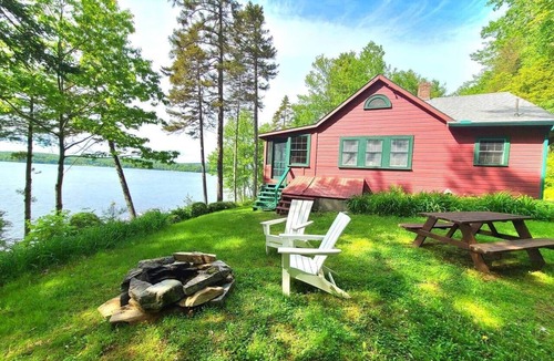 Jefferson House | Quanahawasset on Damariscotta Lake