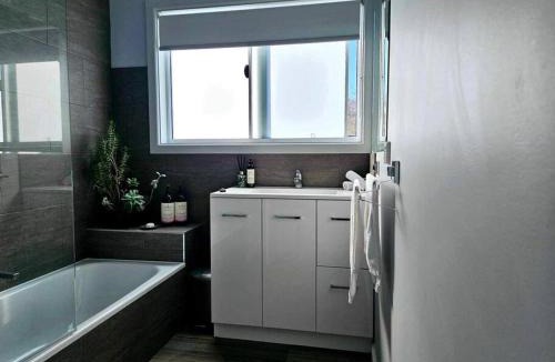 Benalla West House | Quantrill Avenure Retreat