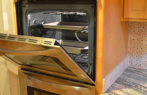 Union City House | Quarry Lake Oasis: Pool, Game Room, Fruit Trees!