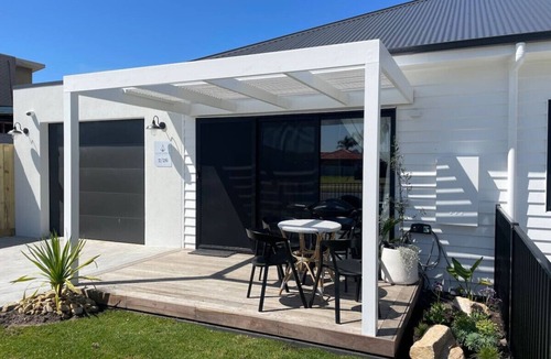 Lakes Entrance Apartment | Quarterdeck 2br *Waterfront* Apartment