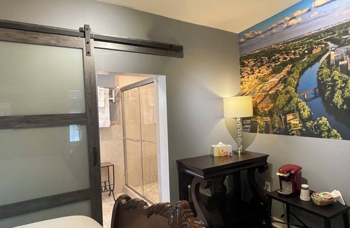 Manayunk Bed & Breakfast | QUARTERS