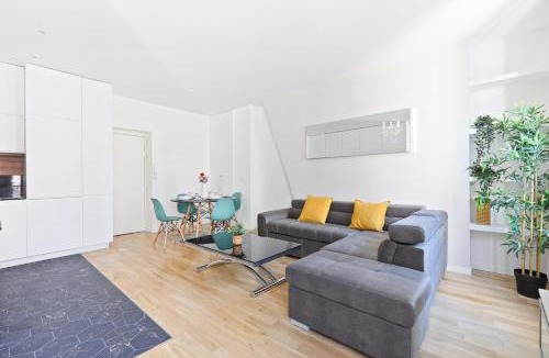 8th Arrondissement Apartment | Quartier Champs-Élysées 1 Bedroom Apartment Free Netflix