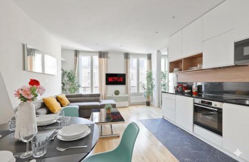 8th Arrondissement Apartment | Quartier Champs-Élysées 1 Bedroom Apartment Free Netflix