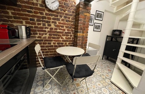 11th Arrondissement Apartment | Quartier Voltaire - Rue Pache