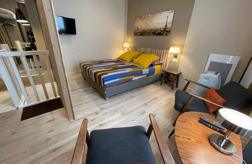 11th Arrondissement Apartment | Quartier Voltaire - Rue Pache