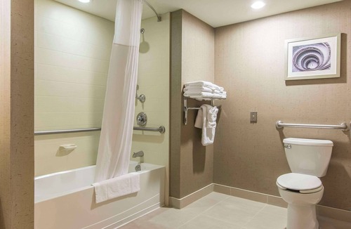 Sault Ste. Marie Hotel | Quattro Hotel & Conf. Centre, an Ascend Collection Hotel