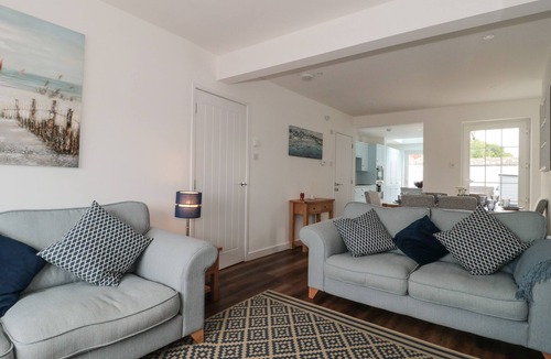 Poole Cottage | Quay Cottage - Sea View