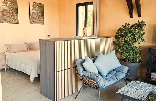 Marsac Bed & Breakfast | Que pour 2, B&B Le Bonheur 1-bedroom/studio with swimming pool and AC , Gers