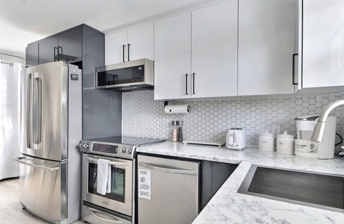 Saint-Sauveur Apartment | Quebec city Downtown River Sidewalk 2 Free Parking