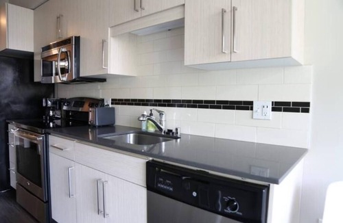 Lower Queen Anne Apartment | Queen Anne Abode ★ 1 Block from CPA! ★ Free Parking!