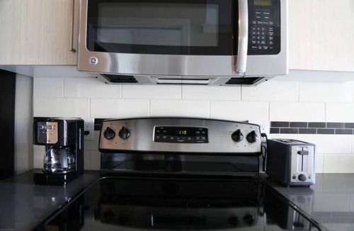 Lower Queen Anne Apartment | Queen Anne Abode ★ 1 Block from CPA! ★ Free Parking!