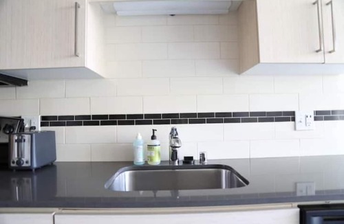 Lower Queen Anne Apartment | Queen Anne Abode ★ 1 Block from CPA! ★ Free Parking!